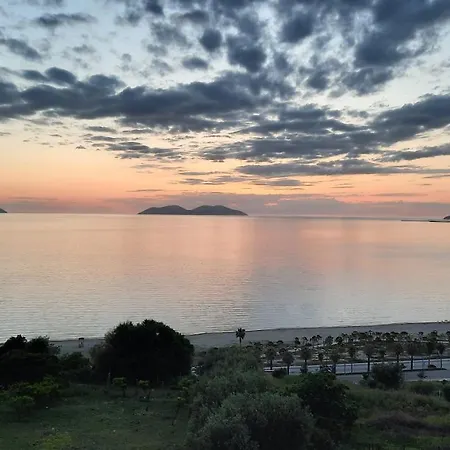 Sea View Apartment *